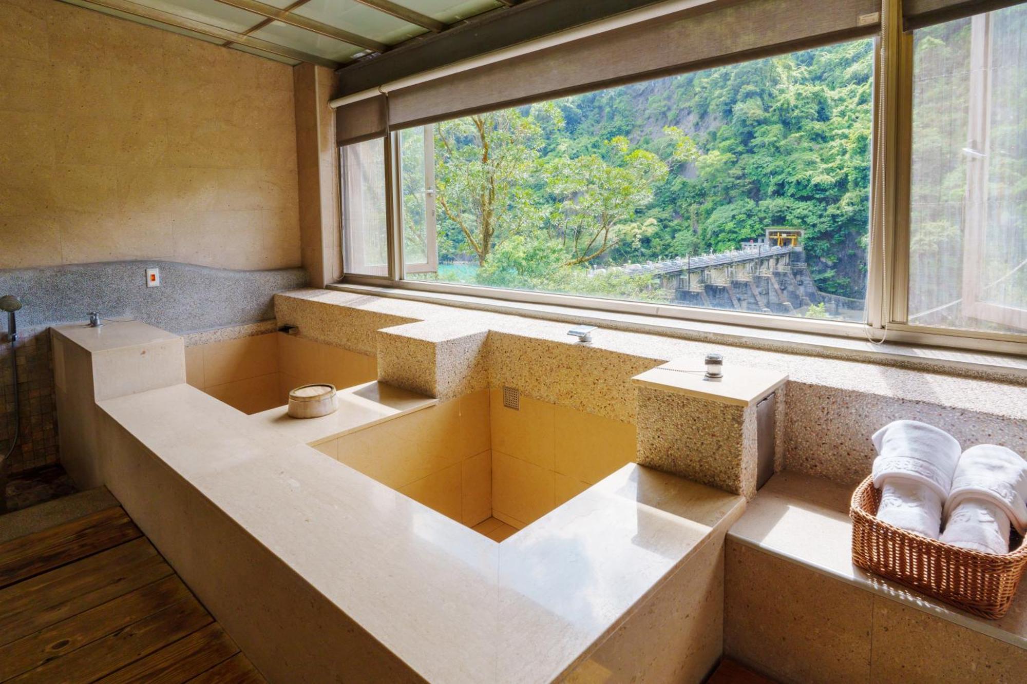Spring Spa Hotel Wulai Eksteriør bilde